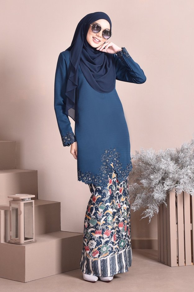 Baju Kebarung Batik Moden Lasercut Nadim - Green