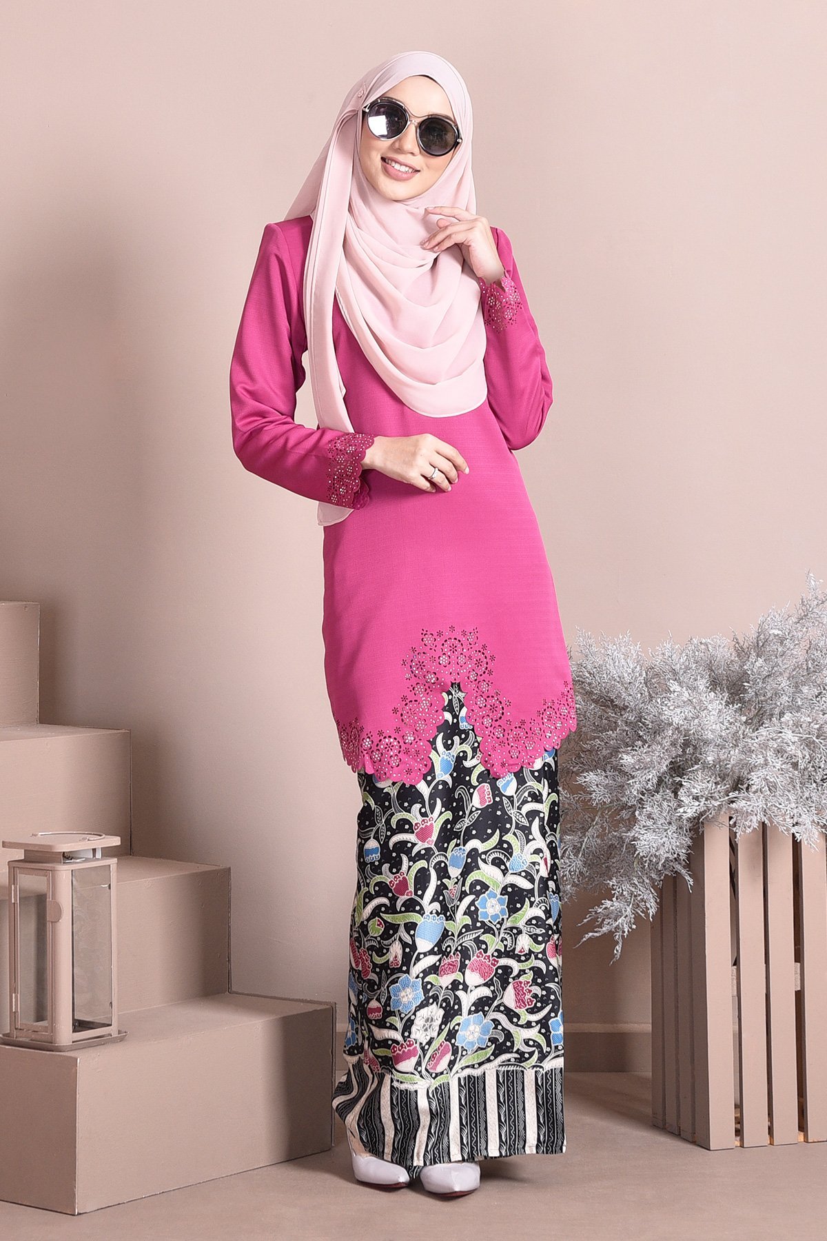 Baju Kebarung Batik Moden Lasercut Nadim - Pink