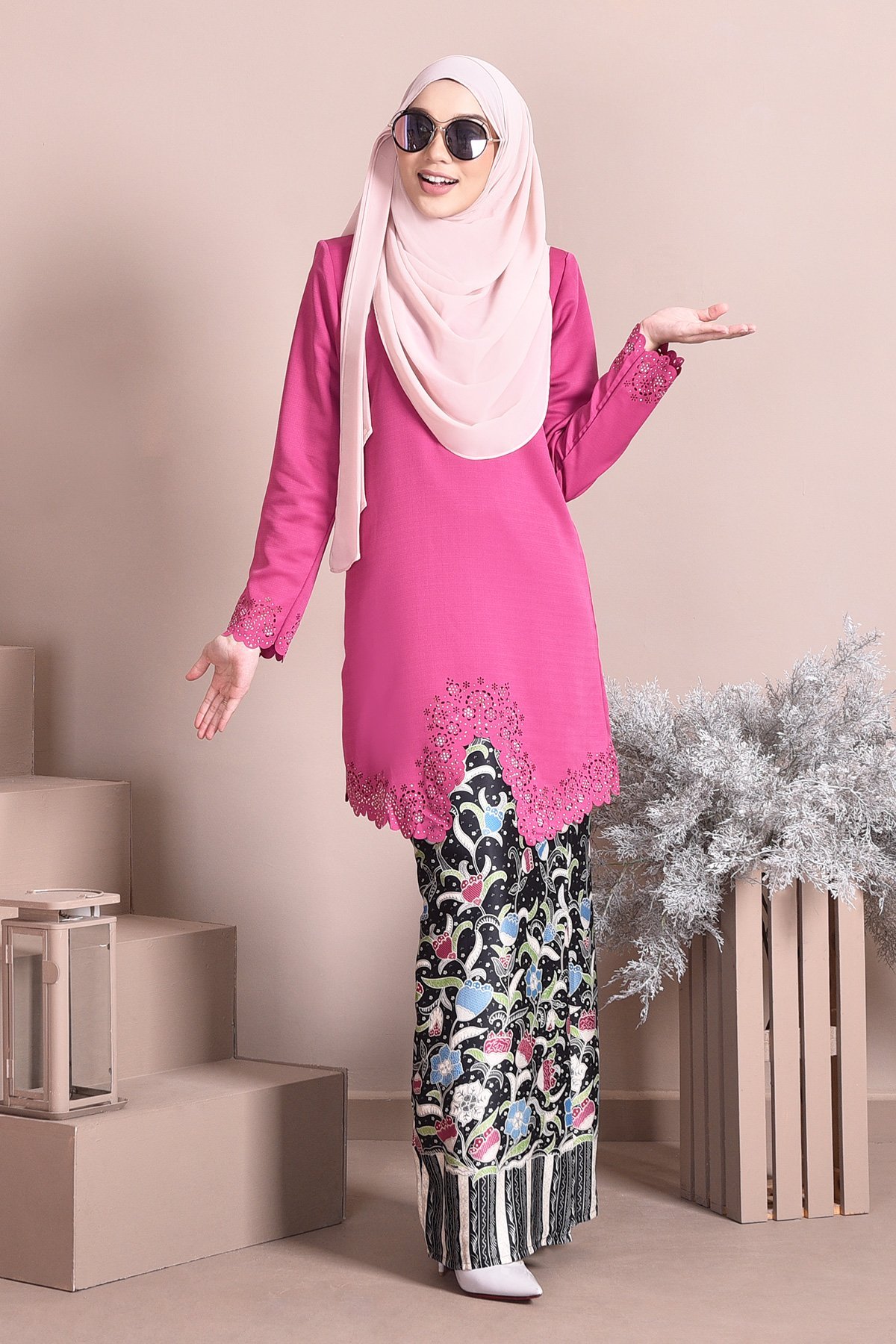 Baju Kebarung Batik Moden Lasercut Nadim - Pink