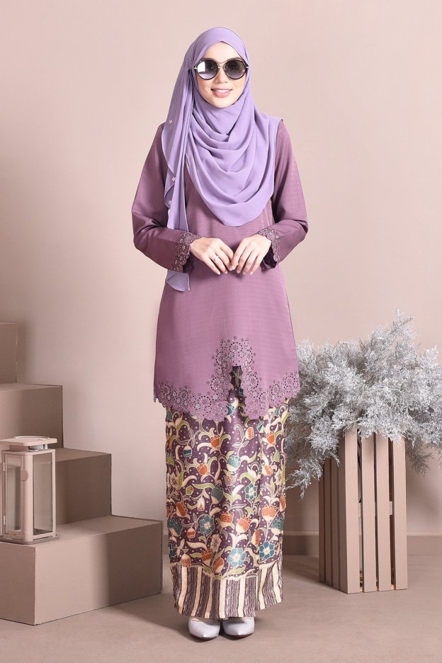 Baju Kebarung Batik Moden Lasercut Nadim - Purple