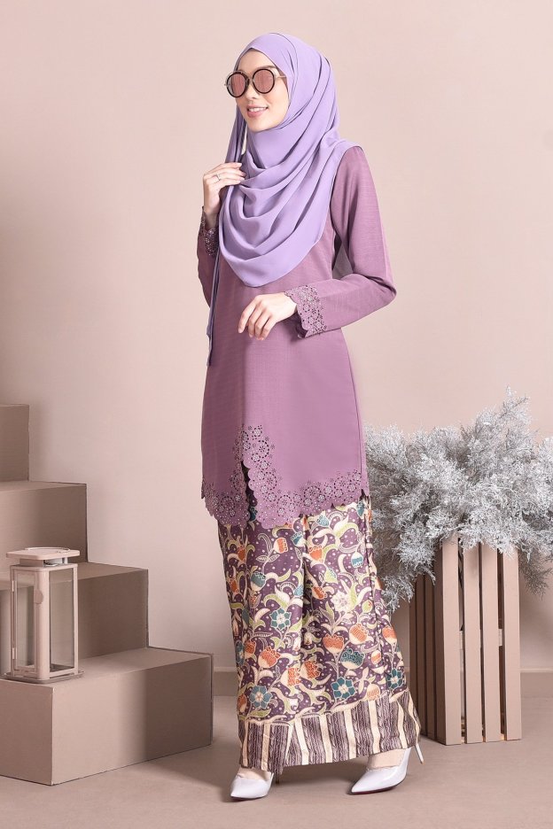 Baju Kebarung Batik Moden Lasercut Nadim - Purple