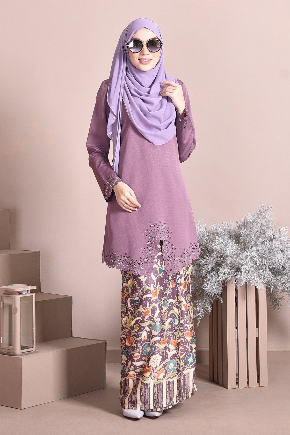 Baju Kebarung Batik Moden Lasercut Nadim - Purple