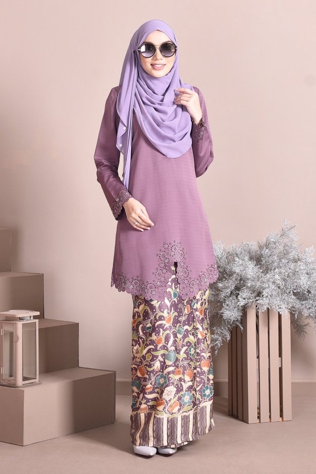 Baju Kebarung Batik Moden Lasercut Nadim - Purple