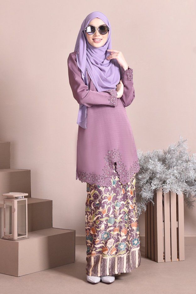 Baju Kebarung Batik Moden Lasercut Nadim - Purple