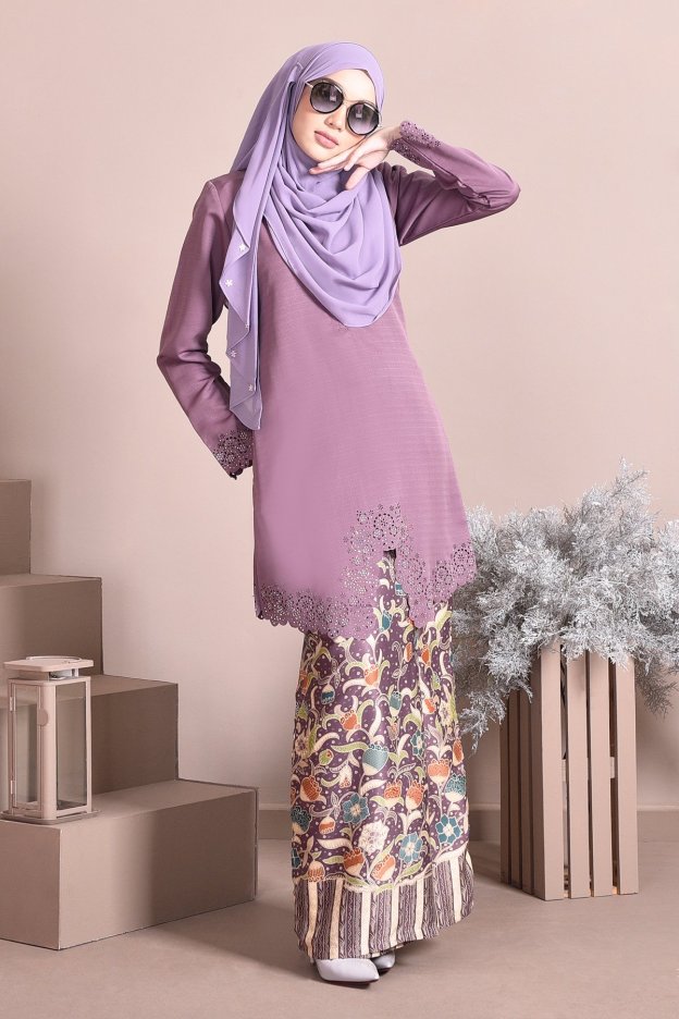 Baju Kebarung Batik Moden Lasercut Nadim - Purple