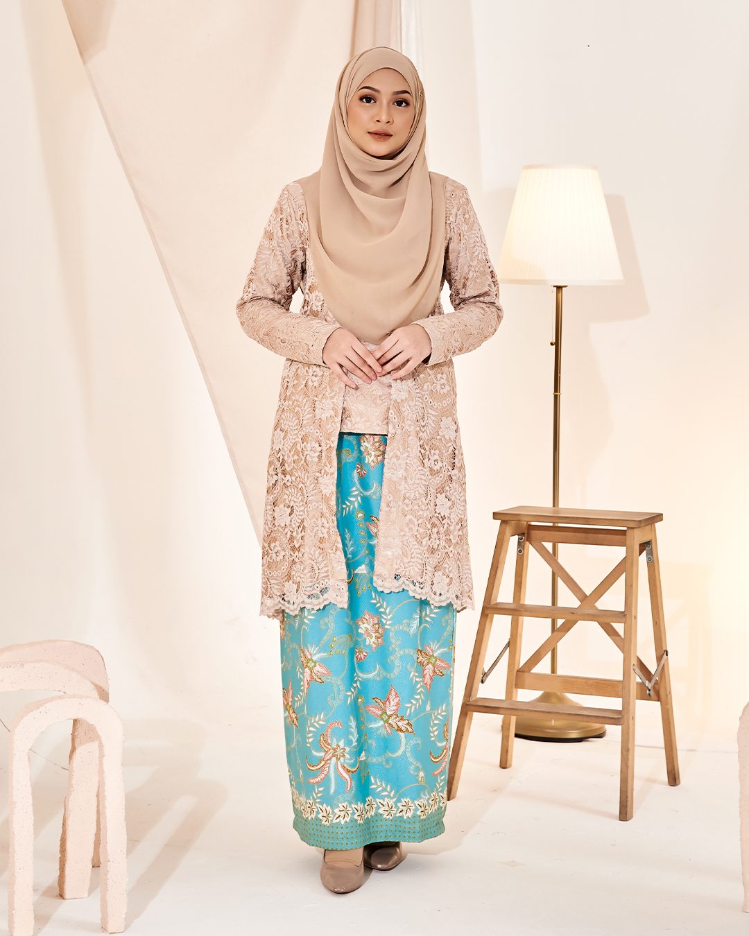 Baju Kebaya Batik Lace Estela - Beige Cream