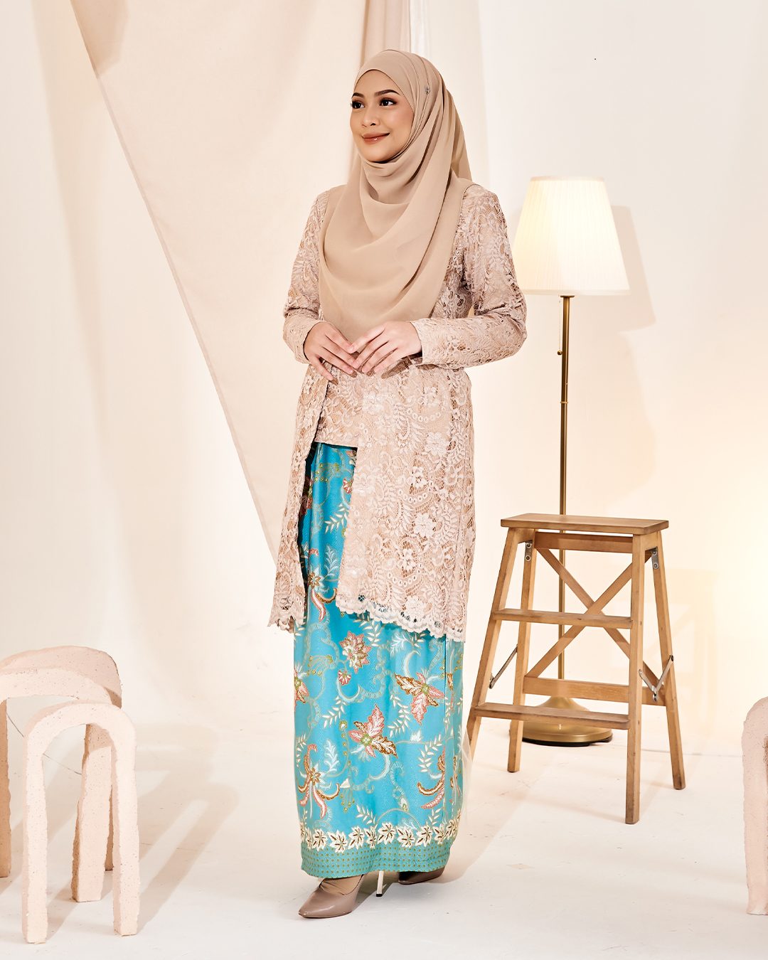 Baju Kebaya Batik Lace Estela - Beige Cream