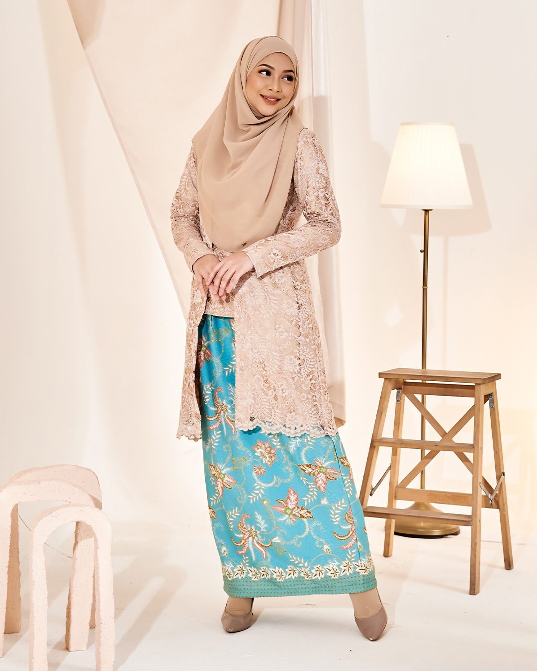 Baju Kebaya Batik Lace Estela - Beige Cream