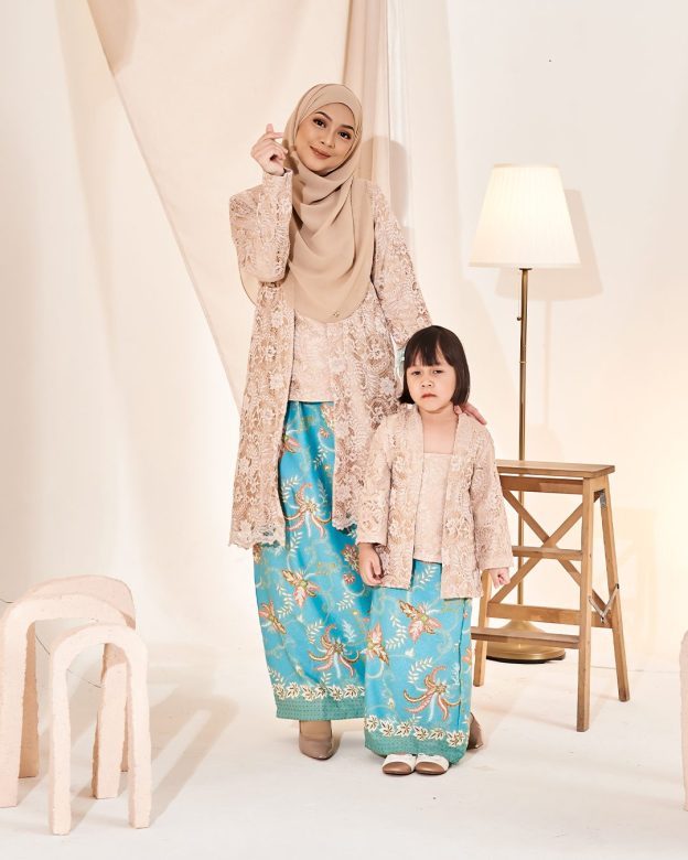 Baju Kebaya Batik Lace Estela - Beige Cream