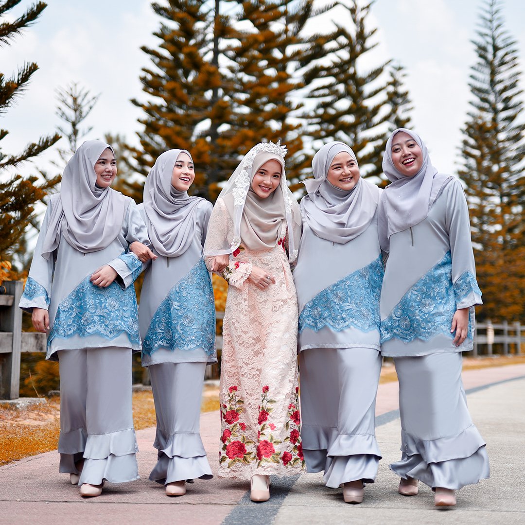 Baju Kurung Lace Allaire - Silver Lining