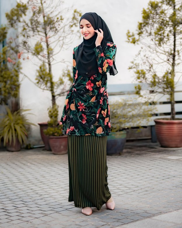 Baju Kurung Aurorai - Black Forest