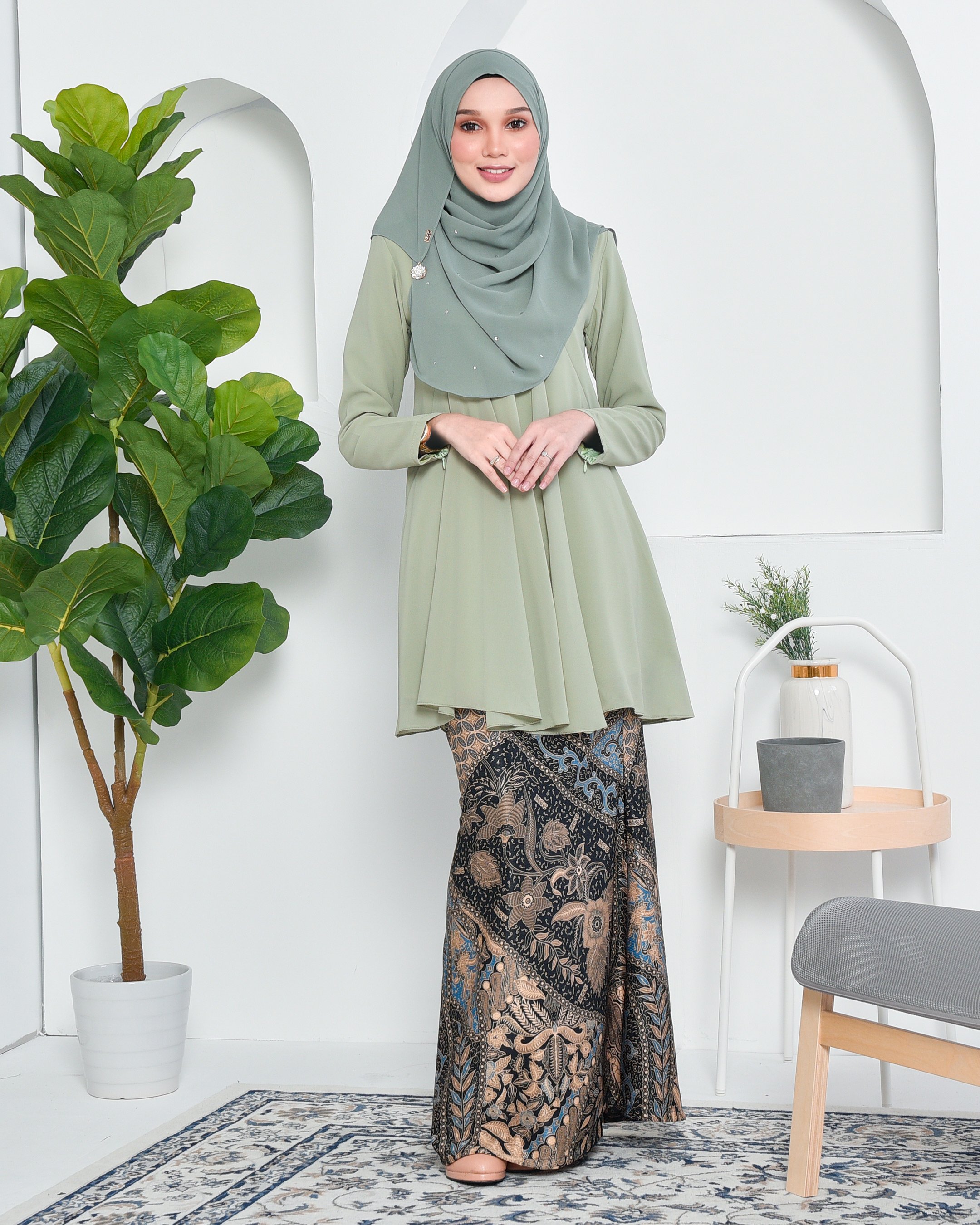 Baju Kurung Barbie Batik Aimi - Zenith Green