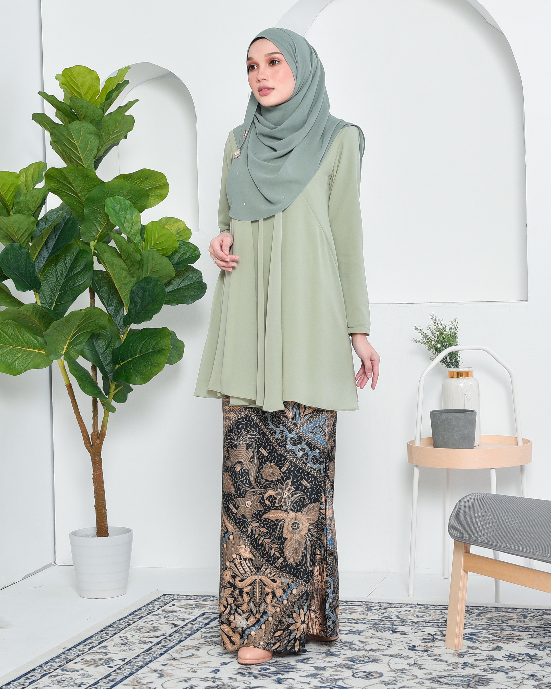 Baju Kurung Barbie Batik Aimi - Zenith Green