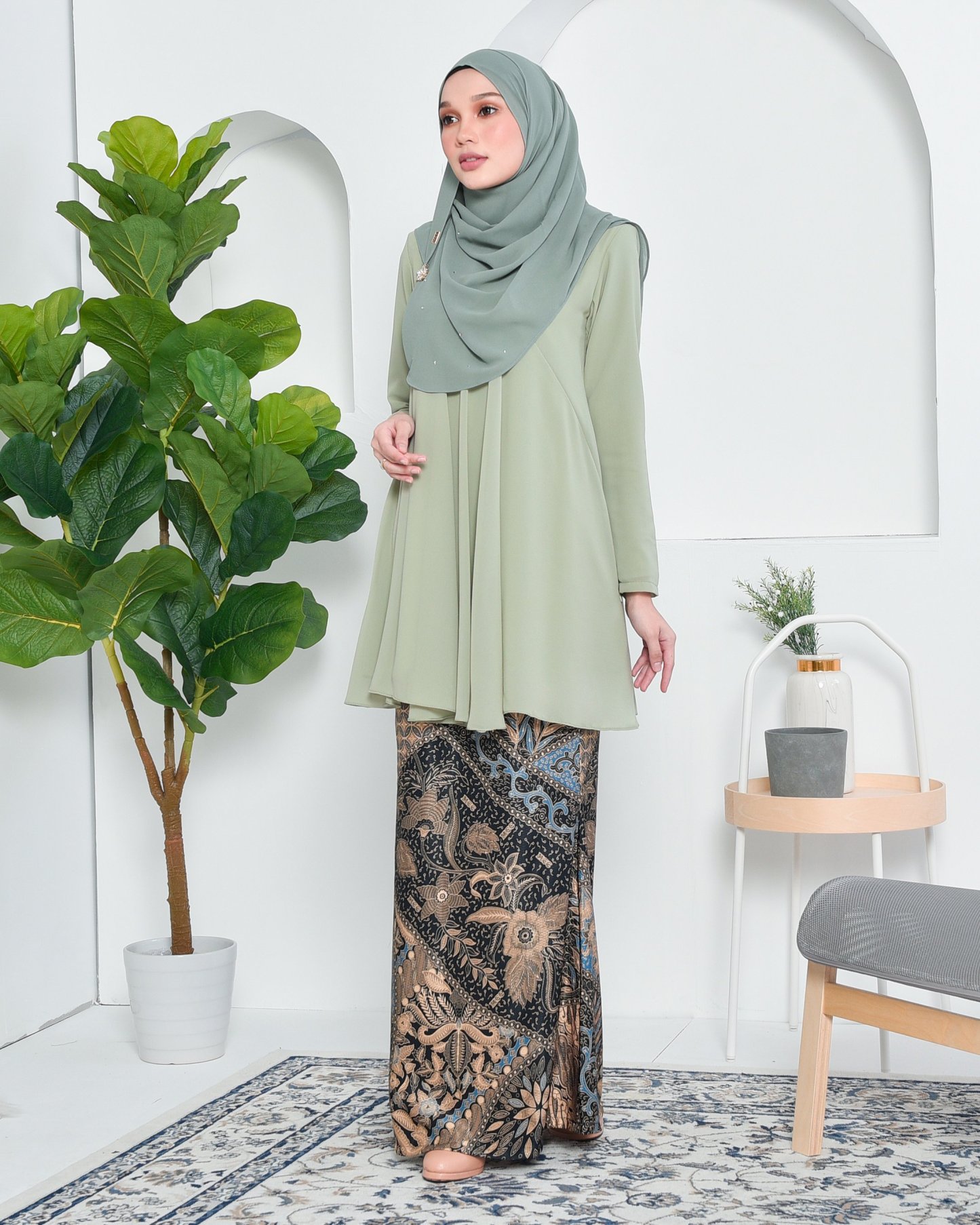 Baju Kurung Barbie Batik Aimi - Zenith Green