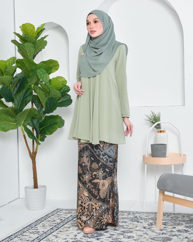 Baju Kurung Barbie Batik Aimi - Zenith Green