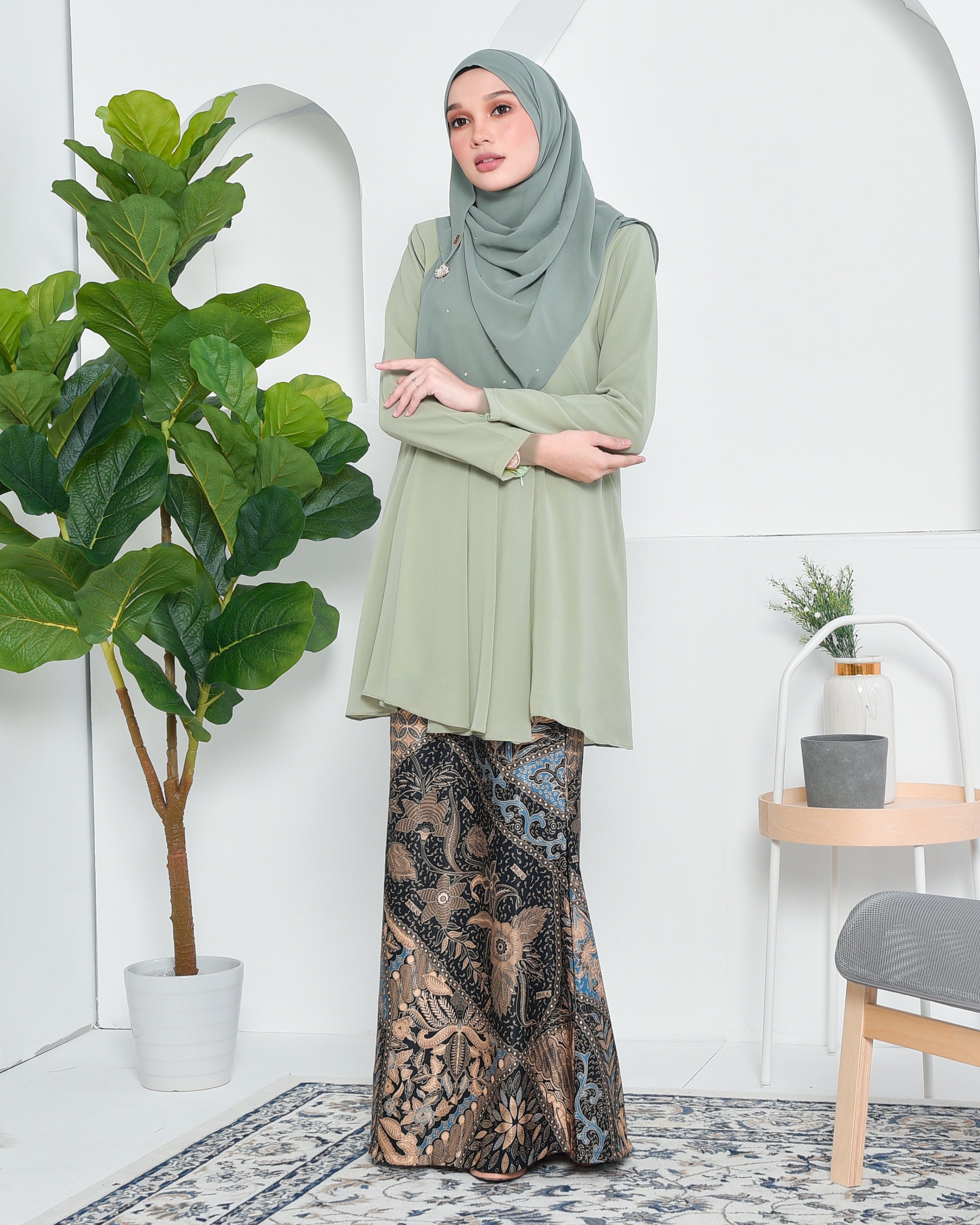 Baju Kurung Barbie Batik Aimi - Zenith Green