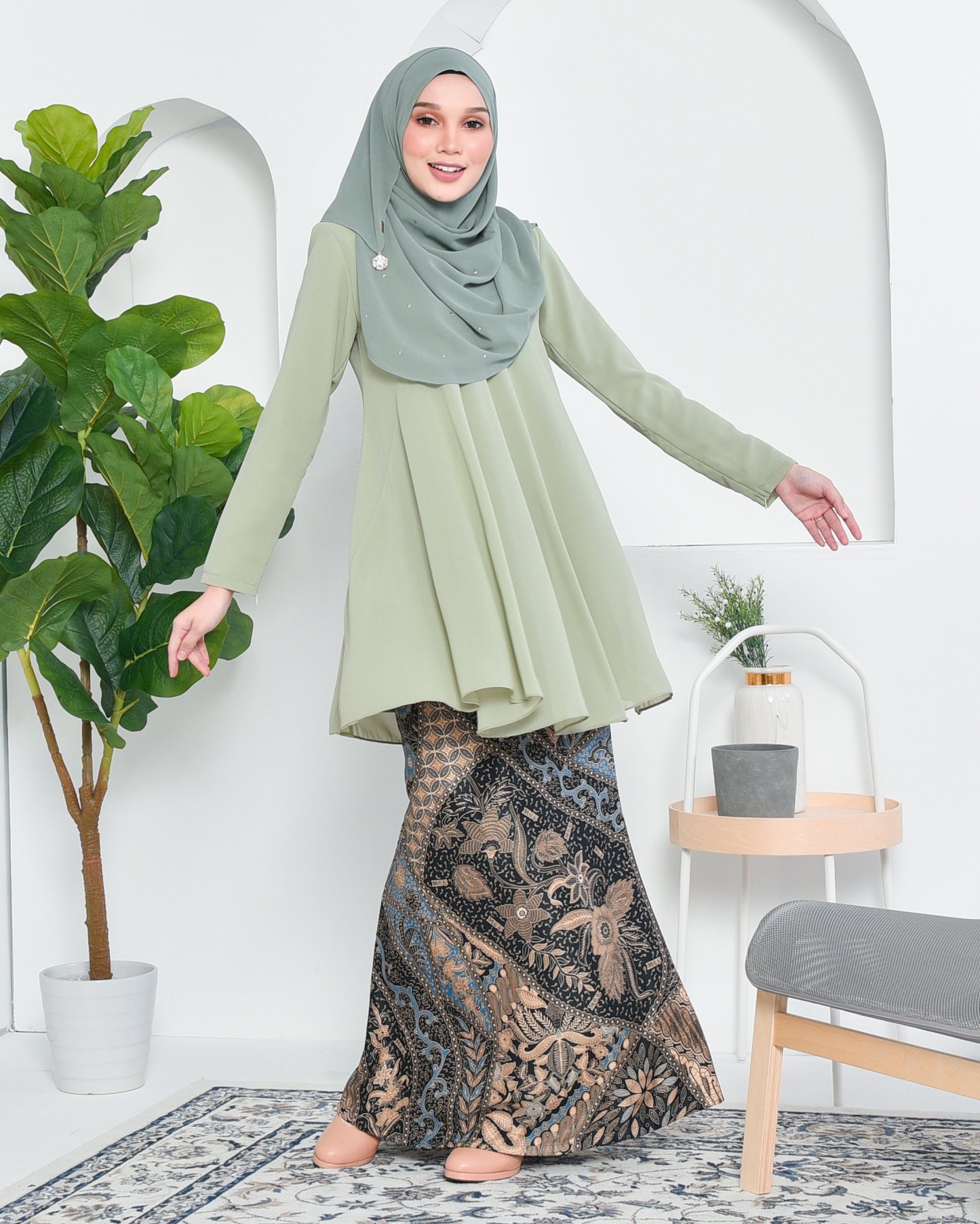 Baju Kurung Barbie Batik Aimi - Zenith Green