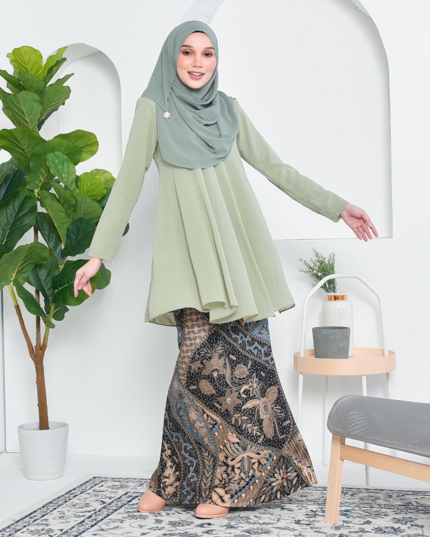 Baju Kurung Barbie Batik Aimi - Zenith Green