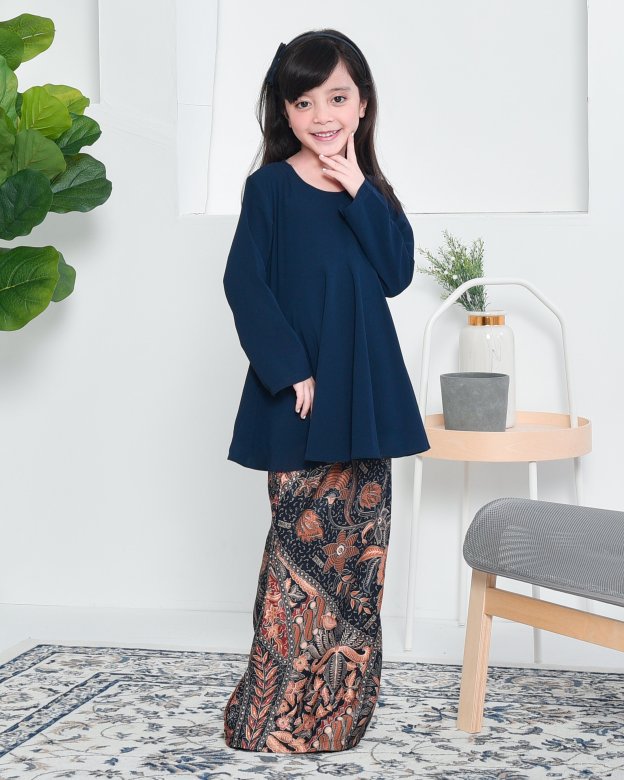 Baju Kurung Barbie Batik Aimi Kids - Angle Blue