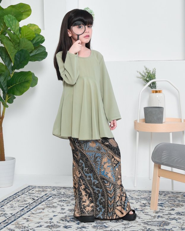 Baju Kurung Barbie Batik Aimi Kids - Zenith Green