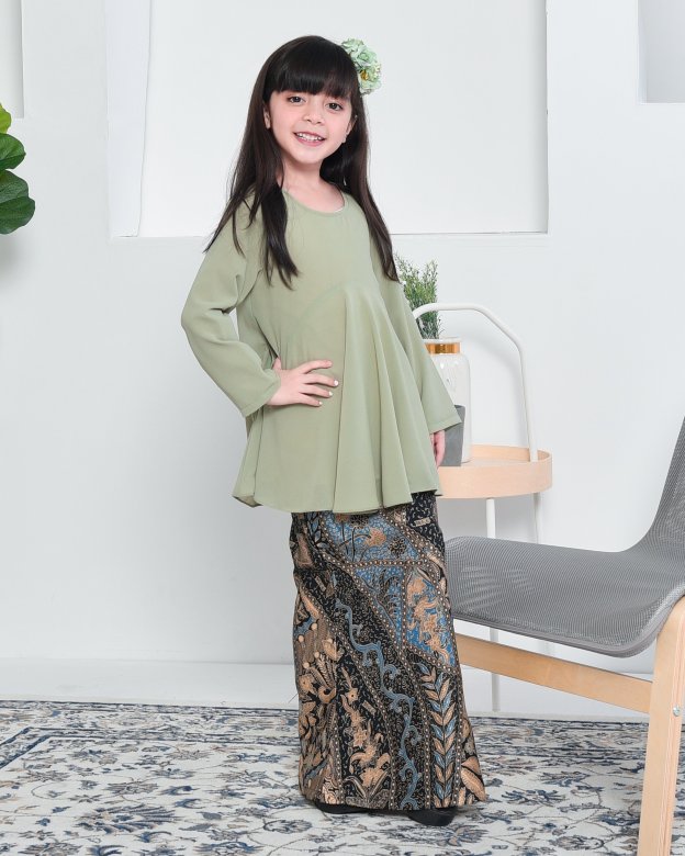 Baju Kurung Barbie Batik Aimi Kids - Zenith Green