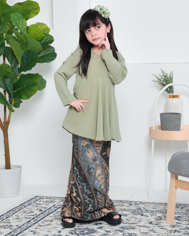 Baju Kurung Barbie Batik Aimi Kids - Zenith Green