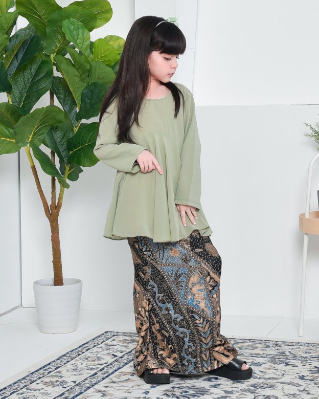 Baju Kurung Barbie Batik Aimi Kids - Zenith Green