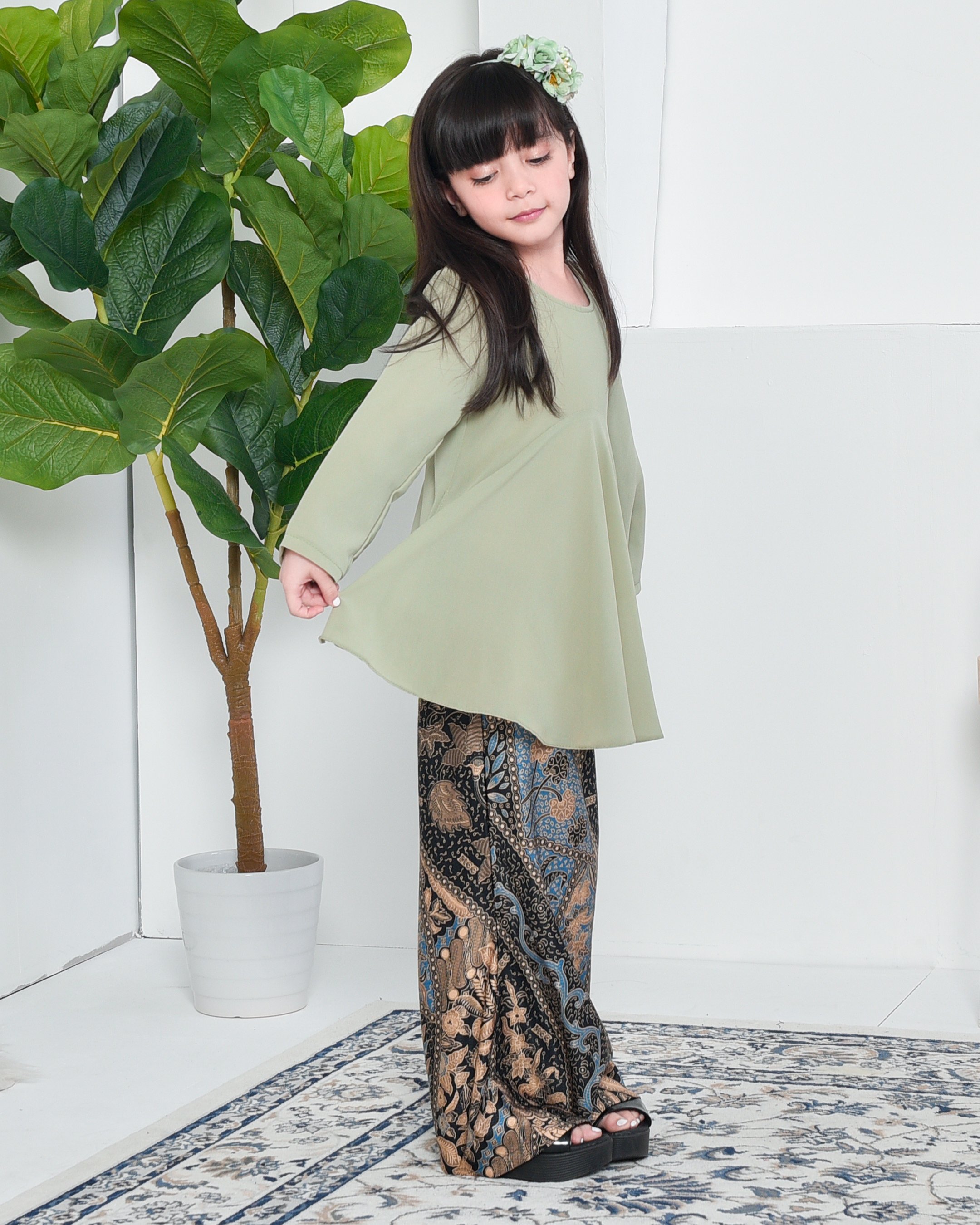 Baju Kurung Barbie Batik Aimi Kids - Zenith Green