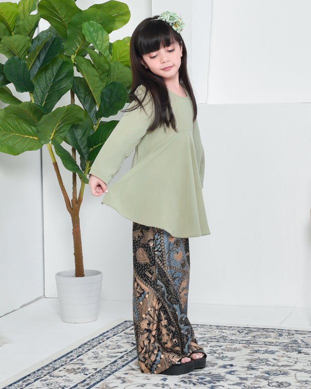 Baju Kurung Barbie Batik Aimi Kids - Zenith Green