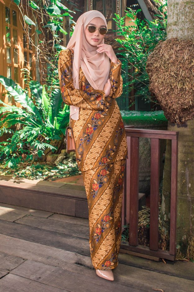 Baju Kurung Batik Aria - Gold