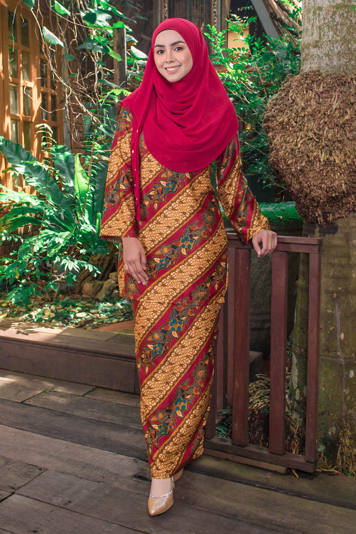 Baju Kurung Batik Aria - Maroon