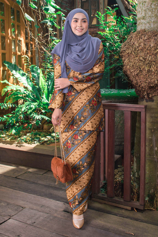 Baju Kurung Batik Aria - Silver