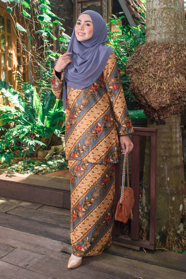 Baju Kurung Batik Aria - Silver