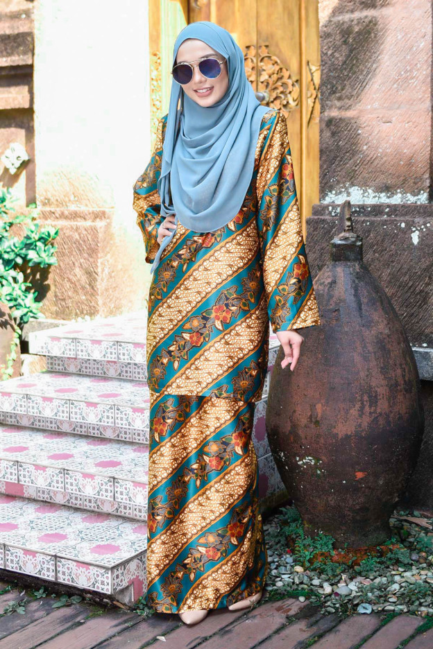 Baju Kurung Batik Aria - Teal
