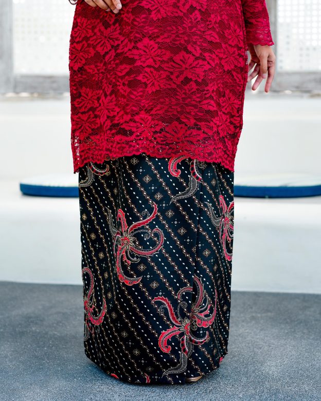 Baju Kurung Batik Lace Aila - Merlin Red