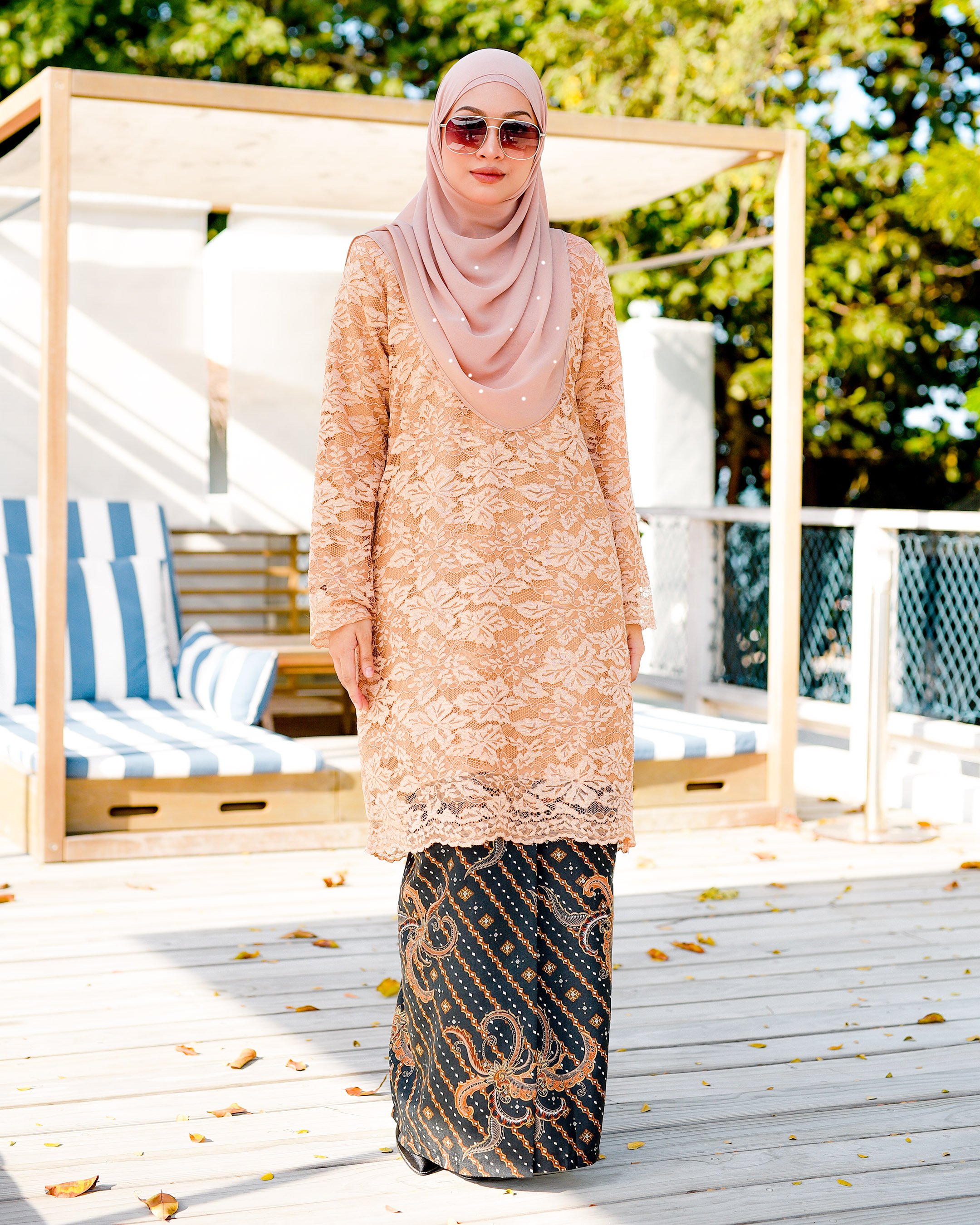 Baju kurung lace peach hotsell