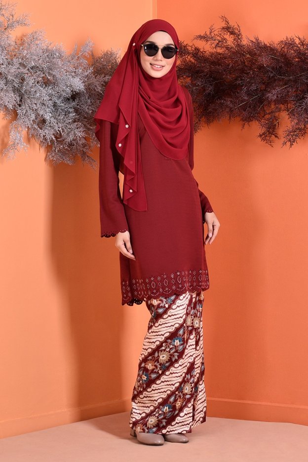 Baju Kurung Batik Nadelle - Red