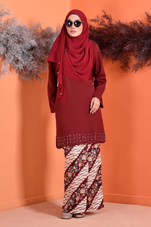 Baju Kurung Batik Nadelle - Red