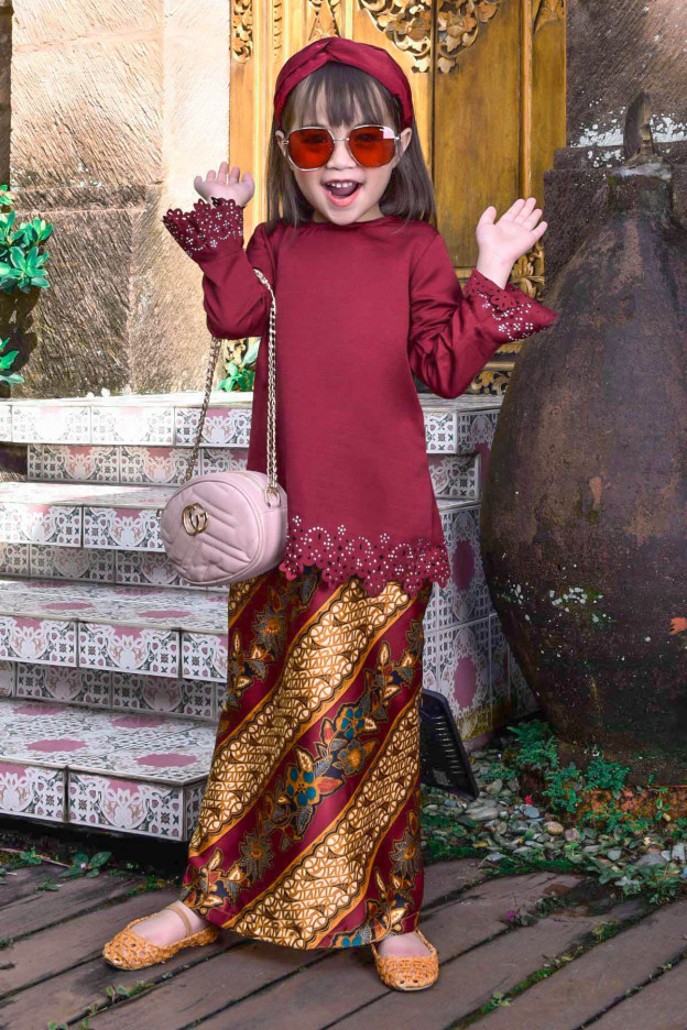 Baju Kurung Batik Lasercut Narnia Kids - Maroon