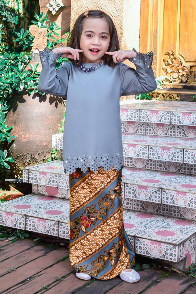 Baju Kurung Batik Lasercut Narnia Kids - Silvermoon