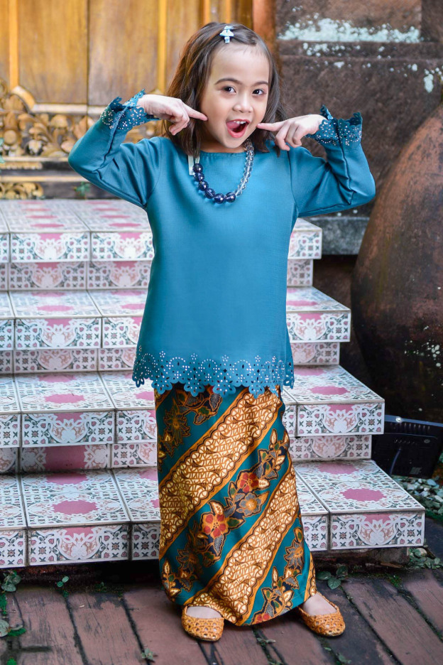 Baju Kurung Batik Lasercut Narnia Kids - Teal