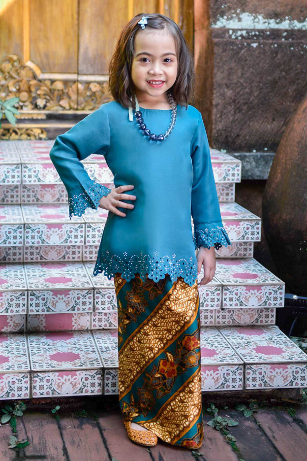 Baju Kurung Batik Lasercut Narnia Kids - Teal