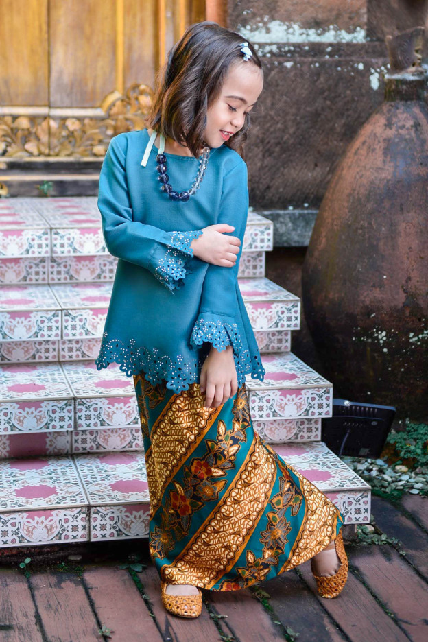 Baju Kurung Batik Lasercut Narnia Kids - Teal