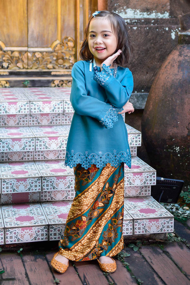 Baju Kurung Batik Lasercut Narnia Kids - Teal