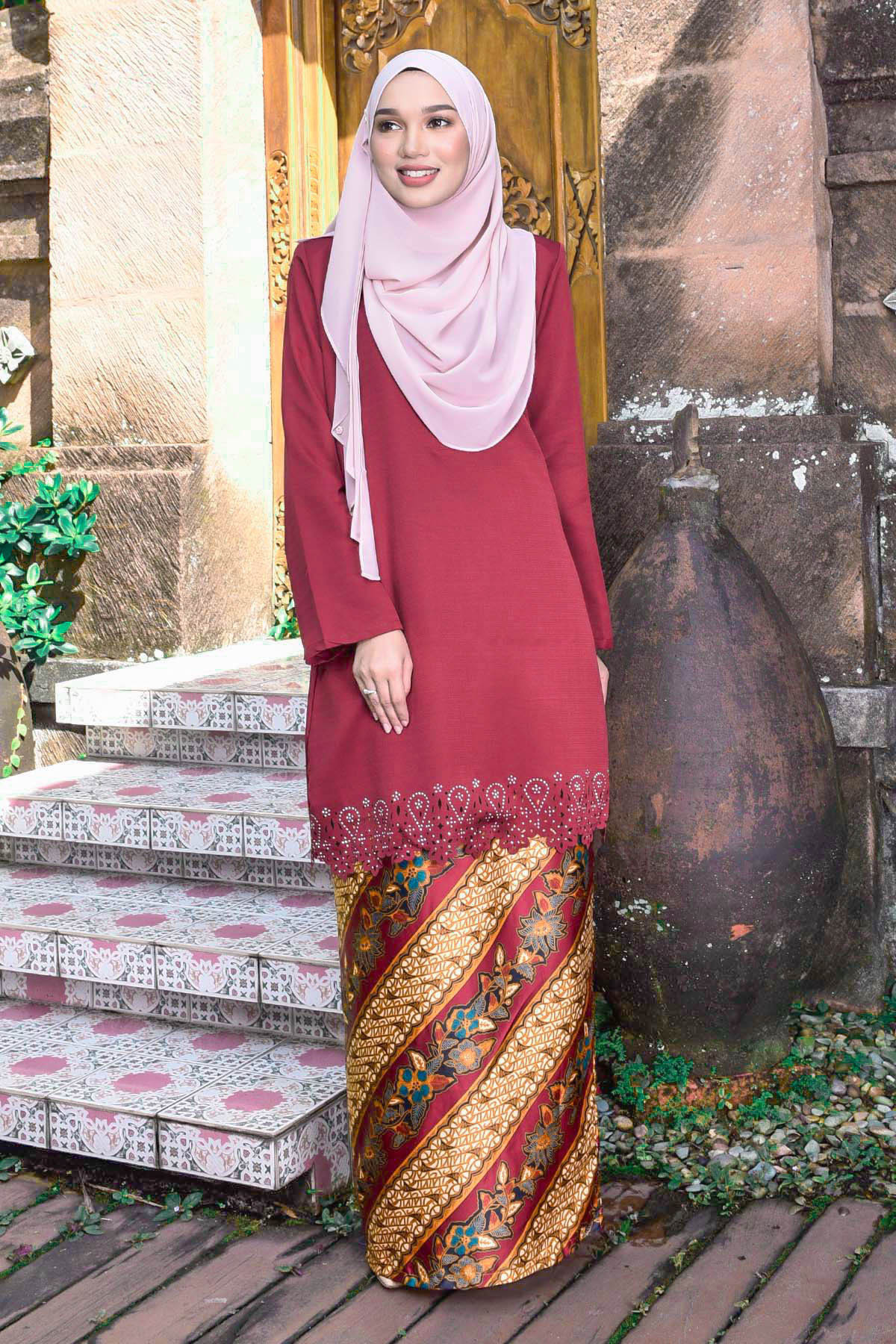 Baju Kurung Batik Lasercut Narnia - Maroon