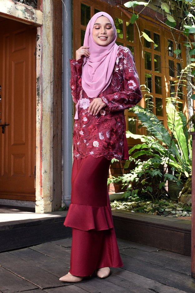 Baju Kurung Lace Celestine - Merlin Maroon