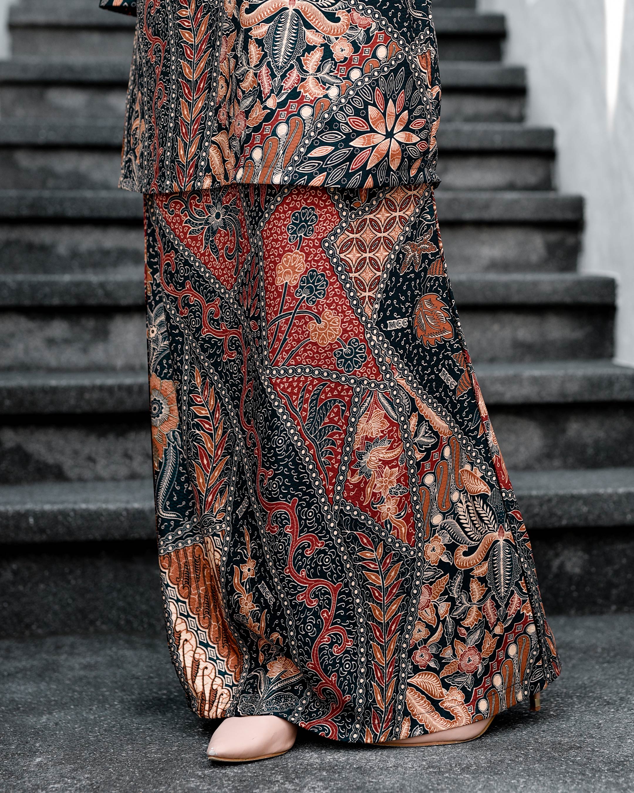 Baju Kurung Kedah Batik Dobby Aimi - Dark Tangerine