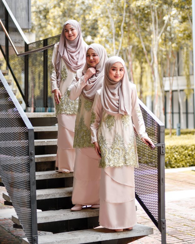 Baju Kurung Lace Abella - Midnight Blue