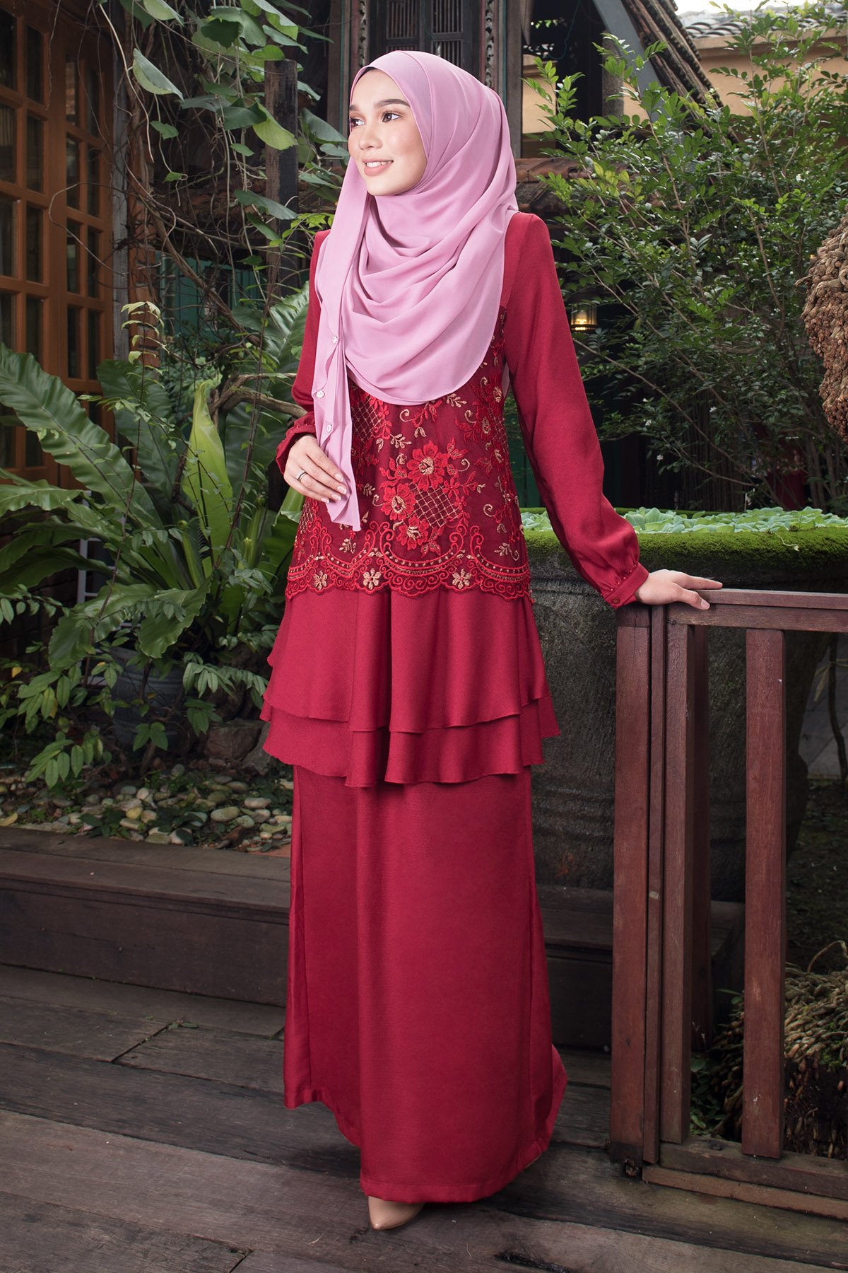 Baju Kurung Lace Alexis - Garnet Red