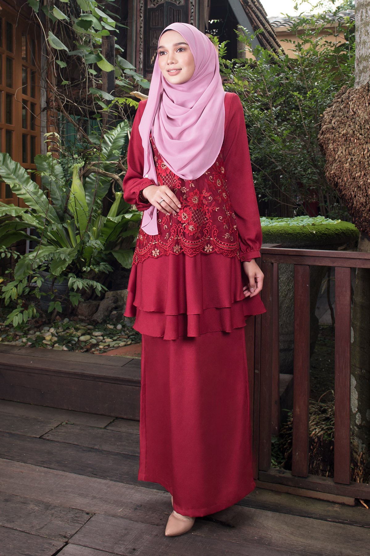 Baju Kurung Lace Alexis - Garnet Red